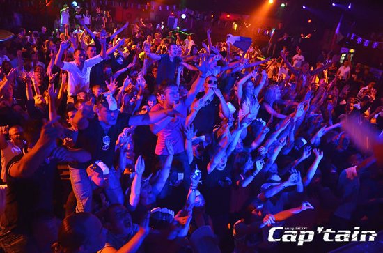 FRENCH INVASION - Complexe Captain